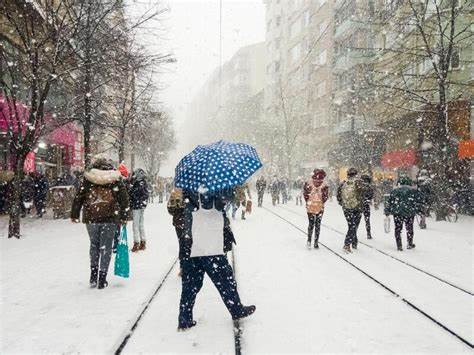 Vremea în România. Avertizare meteo de ninsori și frig