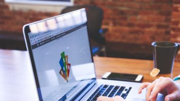 Aproape trei sferturi dintre utilizatorii de internet din UE au gestionat accesul la datele lor personale online în 2023