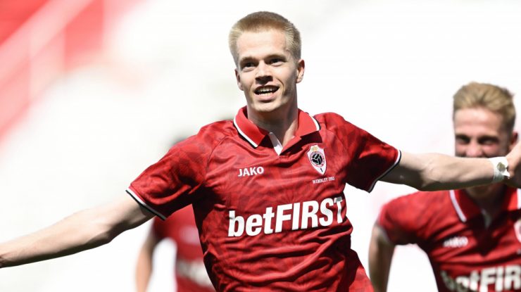 Arthur Vermeeren, în vârstă de doar 18 ani, a fost achiziţionat de Atletico Madrid. Fotbalistul a semnat un contract pe şase ani şi jumătate