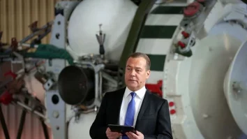 Medvedev amenință Ucraina cu un răspuns nuclear din partea Rusiei