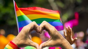 O societate inclusivă? 6/10 persoane din comunitatea LGTBQ+ spun că nu se simt acceptați de familie