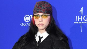 Billie Eilish dedică premiul de la Festivalul Internațional de Film de la Palm Springs „oricărei persoane care se confruntă cu lipsa de speranță”