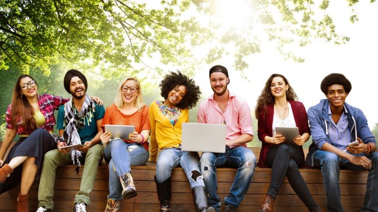 Canada limitează numărul de studenți străini. Ce cauze duc la un plafon temporar pentru vizele de studii