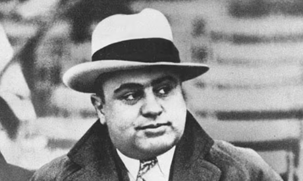 Astăzi se împlinesc 125 de ani de la nașterea lui Al Capone. Cum a reușit cel ai cunoscut gangster al Americii să strângă o avere impresionantă