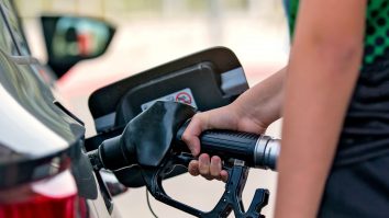 Cât te va costa plinul la mașină în 2024? Analiștii vin cu primele pronosticuri