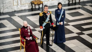 Frederik al X-lea a devenit rege al Danemarcei după abdicarea oficială a mamei sale, Margrethe a II-a