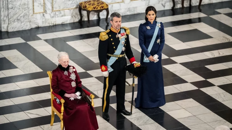Frederik al X-lea a devenit rege al Danemarcei după abdicarea oficială a mamei sale, Margrethe a II-a