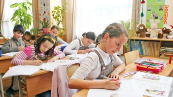 3,5 milioane de elevi se întorc de luni la școală. Cum arată structura anului școlar 2023-2024