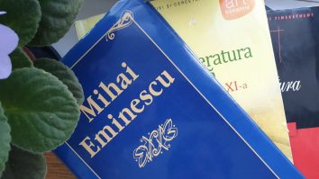 ”Nu noi suntem stăpâni limbei, ci limba e stăpâna noastră”.  Cum influențează încă Eminescu programa școlară?