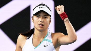 ​Emma Răducanu și-a asigurat un loc în turul doi de la Australian Open după ce a învins-o pe Shelby Rogers
