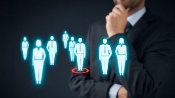 STUDIU. Oamenii sunt mai ieftini decât AI. Care este raportul cost/eficiență dintre inteligența artificială și forța de muncă umană