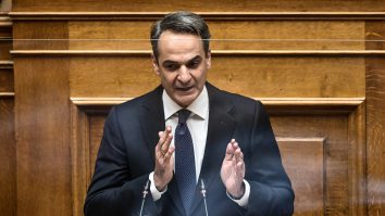 Premierul Greciei anunţă un proiect de lege pentru legalizarea căsătoriilor între persoane de acelaşi sex