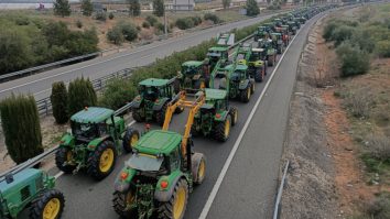 Agricultorii europeni protestează față de politicile UE. Care sunt revendicările acestora