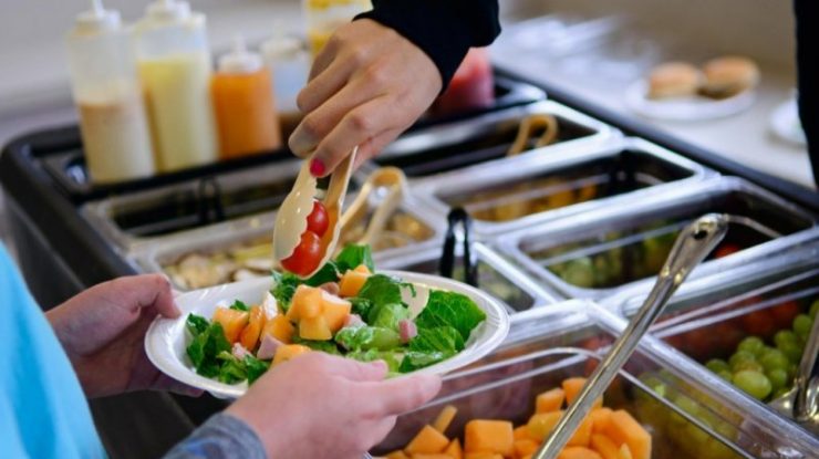 Programul „Masă Sănătoasă” a fost aprobat de guvern: „Ținta noastră este să creștem de la 450 la 1.000 numărul școlilor”