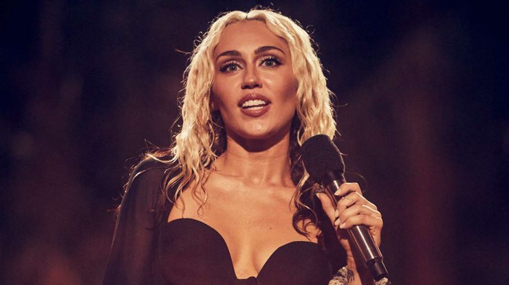 Femeile au dominat topurile muzicale din 2023 în Marea Britanie. Ce artiste s-au remarcat pe parcursul anului