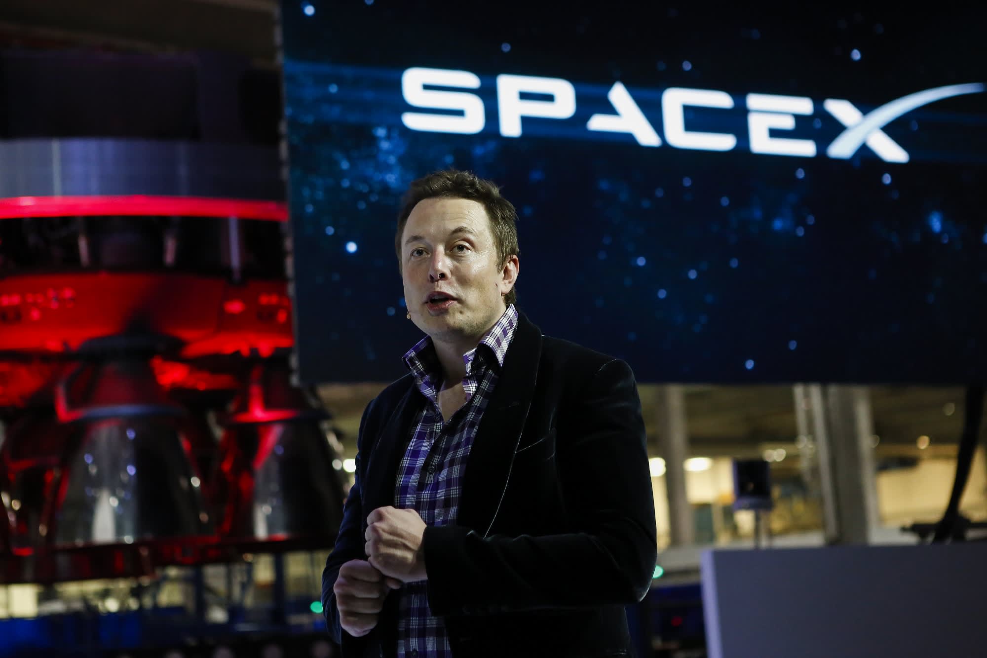 Membrii Tesla și SpaceX îl acuză pe Musk că se droghează