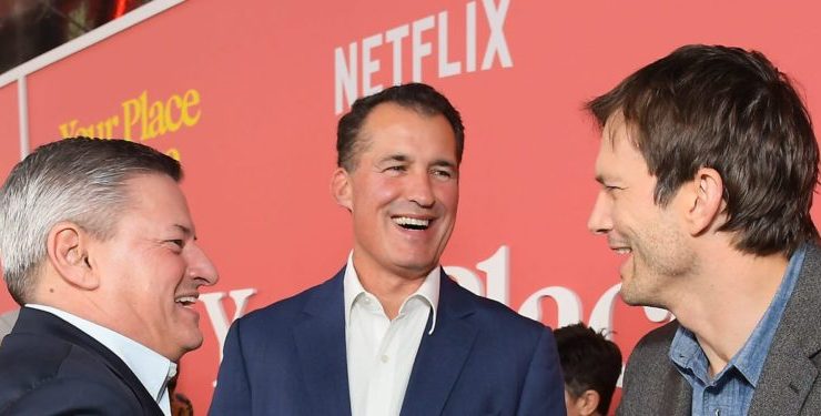 Președintele diviziei de filme, Scott Stuber, a părăsit Netflix. Voia să facă producții mai puține și mai bune