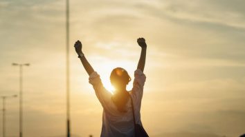 New year, new me. Doar 3 din 10 români sunt optimiști și cred că o viață mai bună îi așteaptă în noul an