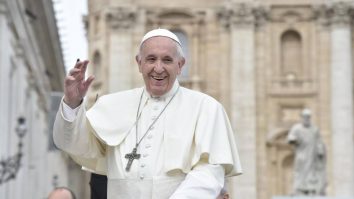 Papa Francisc: „Plăcerea sexuală este un dar de la Dumnezeu, dar este subminată de pornografie”