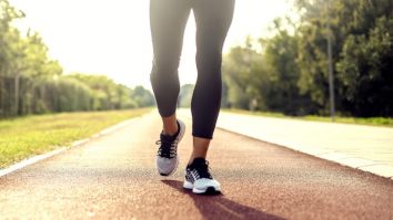 STUDIU. Abilitatea unei persoane de a merge confortabil un kilometru poate ajuta în prezicerea riscului de fracturi osoase