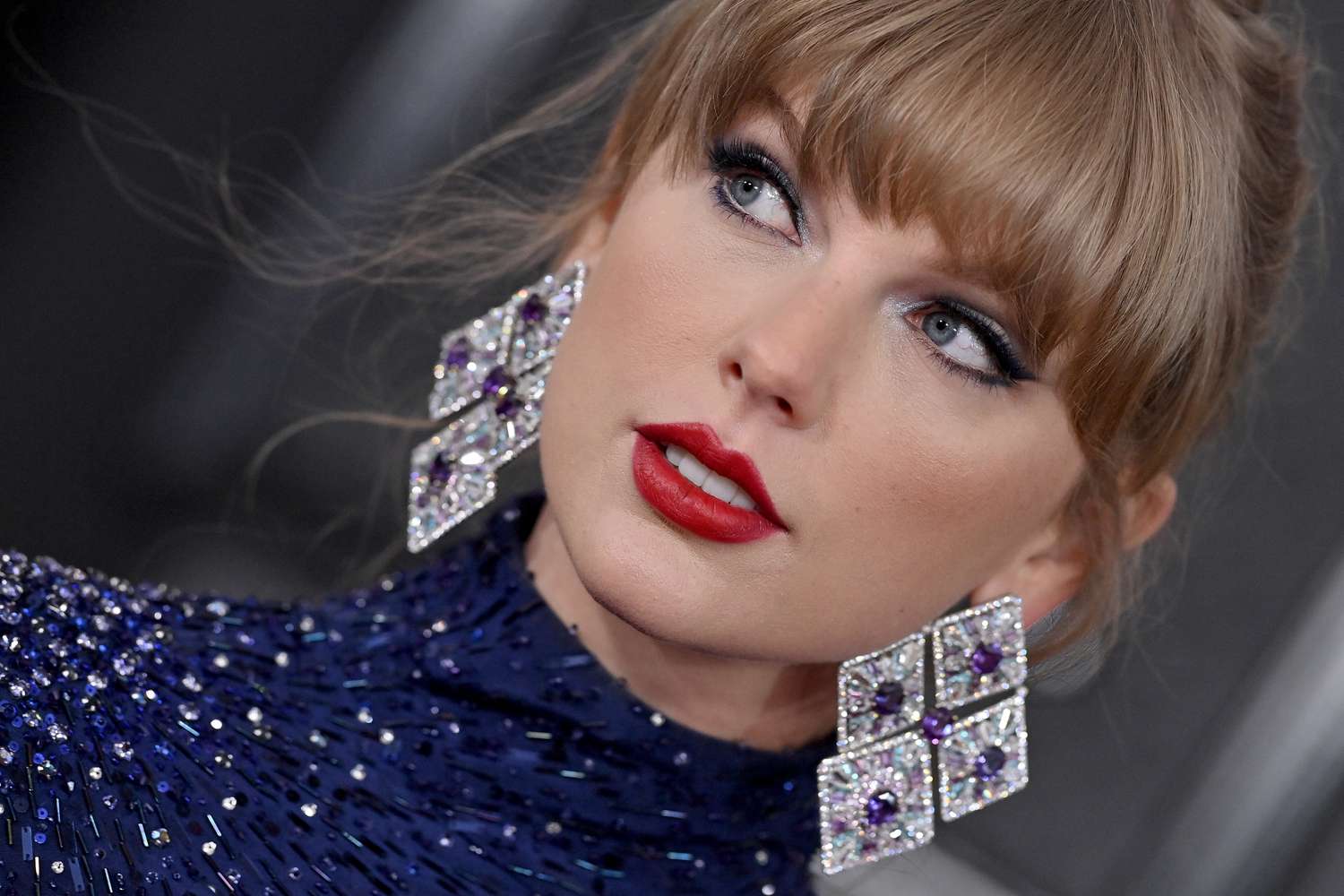 X blochează anumiți termeni de căutare legați de Taylor Swift. Ce mesaje le transmite platforma utilizatorilor