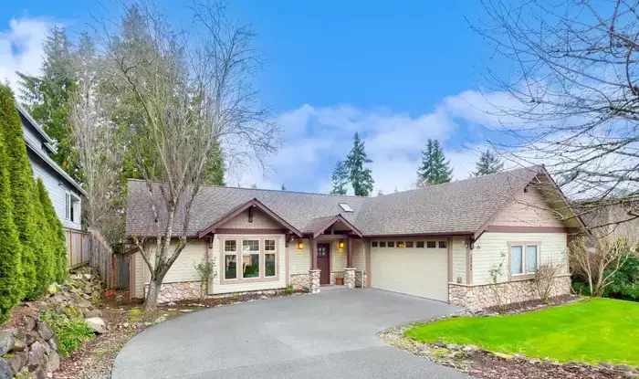 FOTO. Casa în care Jeff Bezos a fondat Amazon este scoasă la vânzare la prețul de 2,3 ​​milioane de dolari. Cum arată proprietatea
