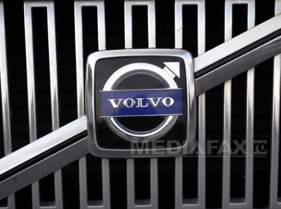 Volvo şi Tesla opresc producţia la fabrici din Europa din cauza atacurilor Houthi din Marea Roşie