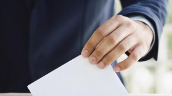 USR a demarat procedurile de sesizare a Comisiei de la Veneția în legătură cu planurile de comasare a alegerilor în România