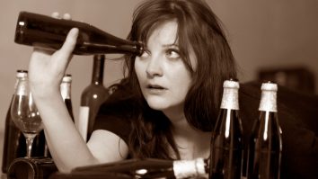 Alcoolul este tot mai accesibil. Numărul femeilor care mor din cauza intoxicării a crescut în ultimii ani