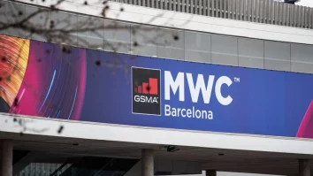 Ce gadget îți taie respirația la Mobile World Congress 2024. Ecranul transparent de la Lenovo face senzație