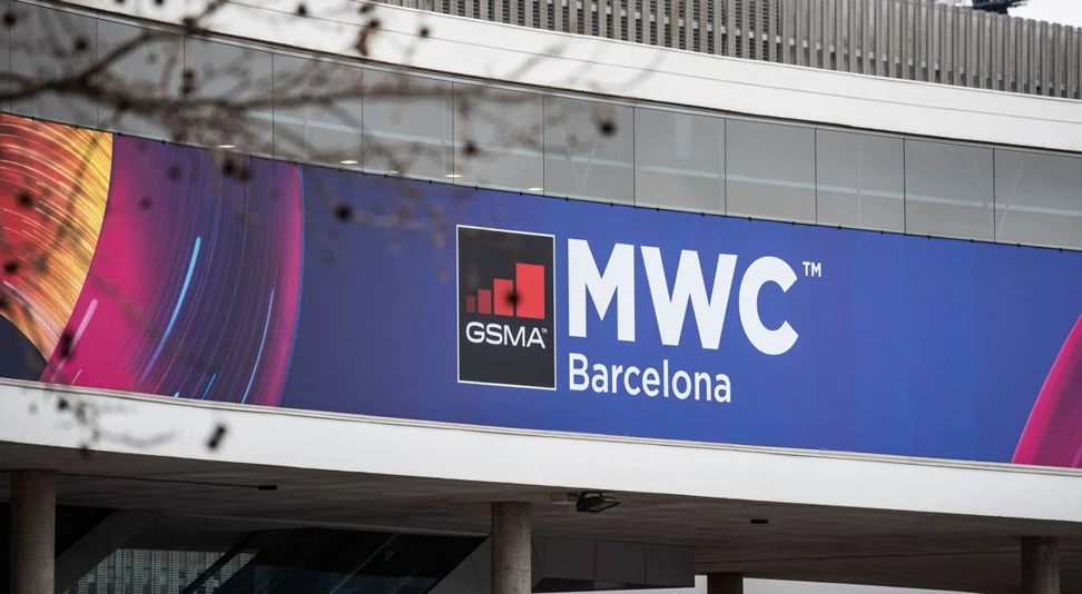 Ce gadget îți taie respirația la Mobile World Congress 2024. Ecranul transparent de la Lenovo face senzație