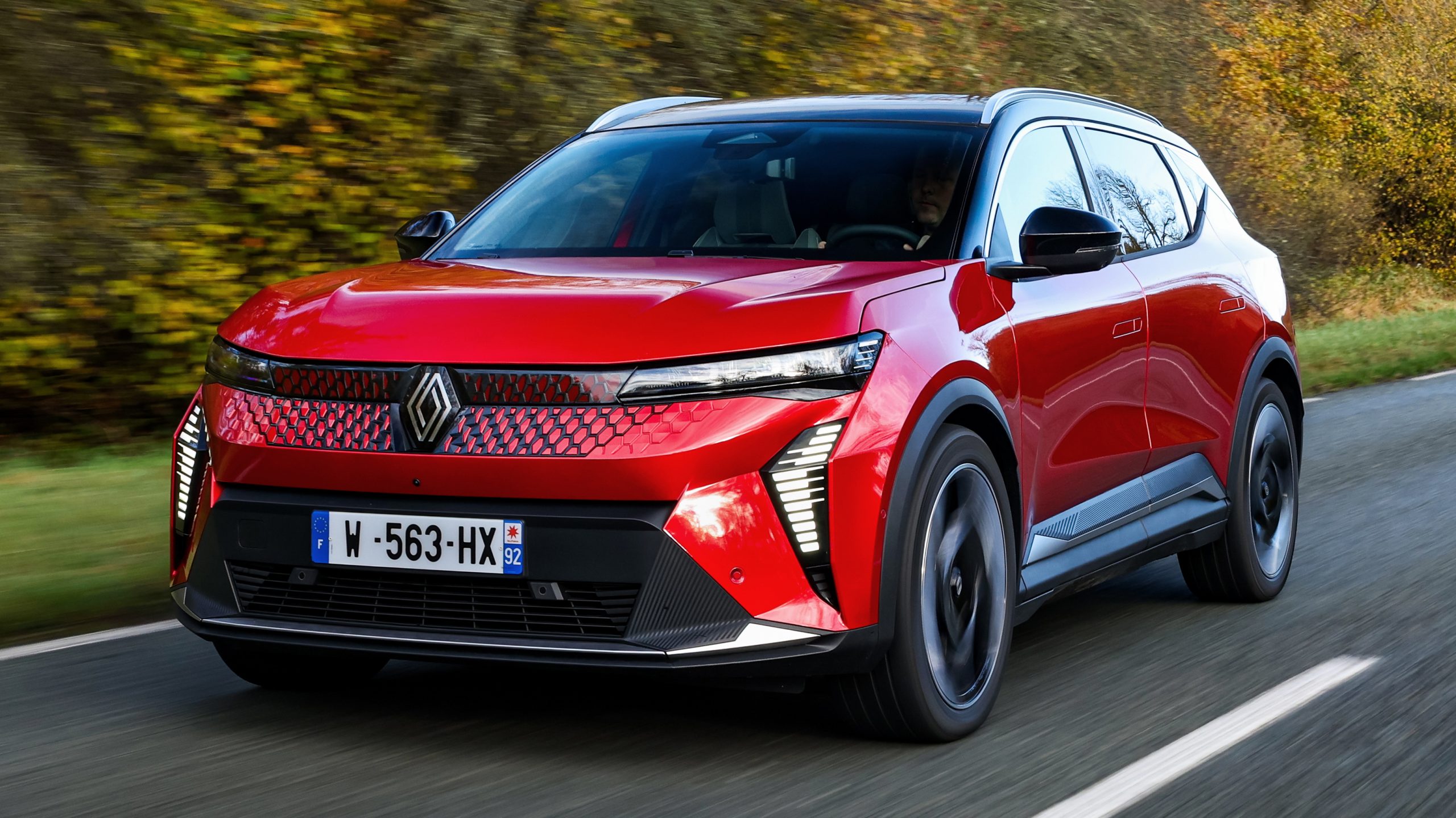 Renault Scenic, desemnată mașina anului 2024. Ce a făcut diferența între Renault și ceilalți competitori