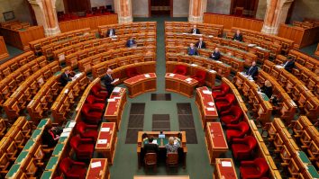 Parlamentul Ungariei se va reuni luni, 5 februarie, într-o sesiune extraordinară, la cererea opoziției, pentru a vota ratificarea aderării Suediei la NATO