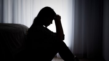 Impactul singurătății asupra sănătății mintale. Cei care locuiesc singuri sunt mai predispuși să devină deprimați