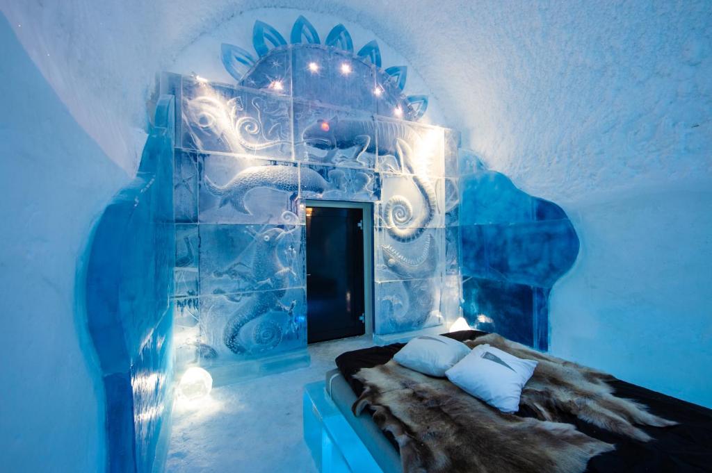 Icehotel din Suedia are anul acesta o cameră construită de o româncă. Monica Popescu: „Frigul a fost cea mai mare provocare”