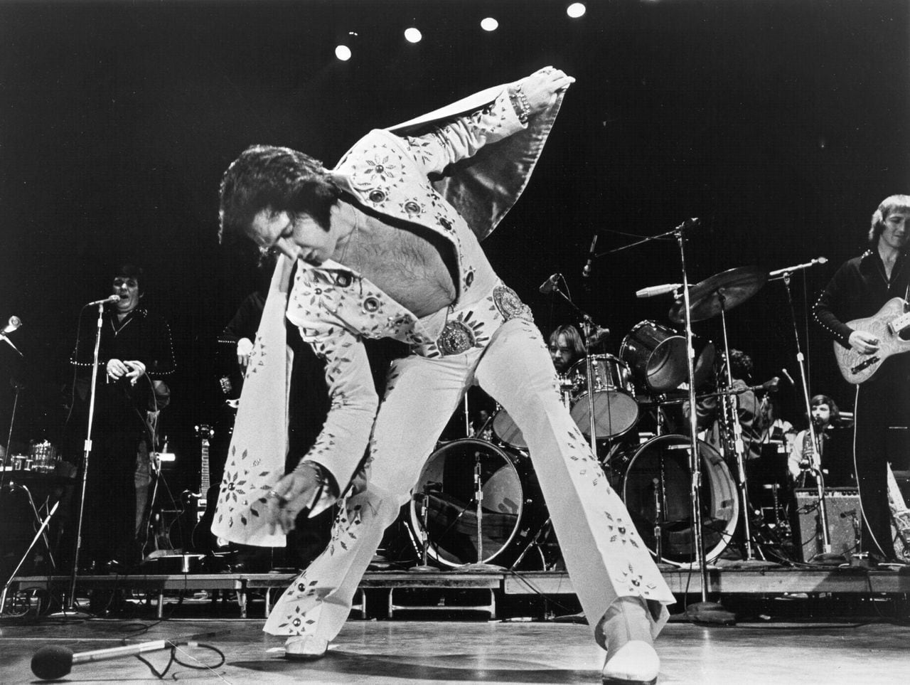 Cu ajutorul A.I., Elvis Presley revine într-un spectacol inovator în Londra. Cum a fost posibilă crearea hologramei?