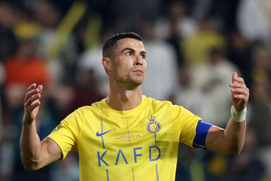 VIDEO. Cristiano Ronaldo este anchetat. Fotbalistul a făcut un gest obscen după ce fanii au strigat numele lui Messi