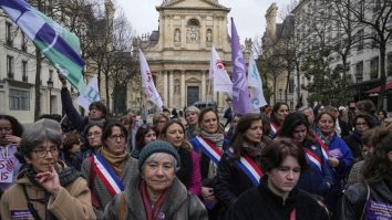 Senatul francez aprobă un proiect de lege prin care avortul devine un drept constituțional