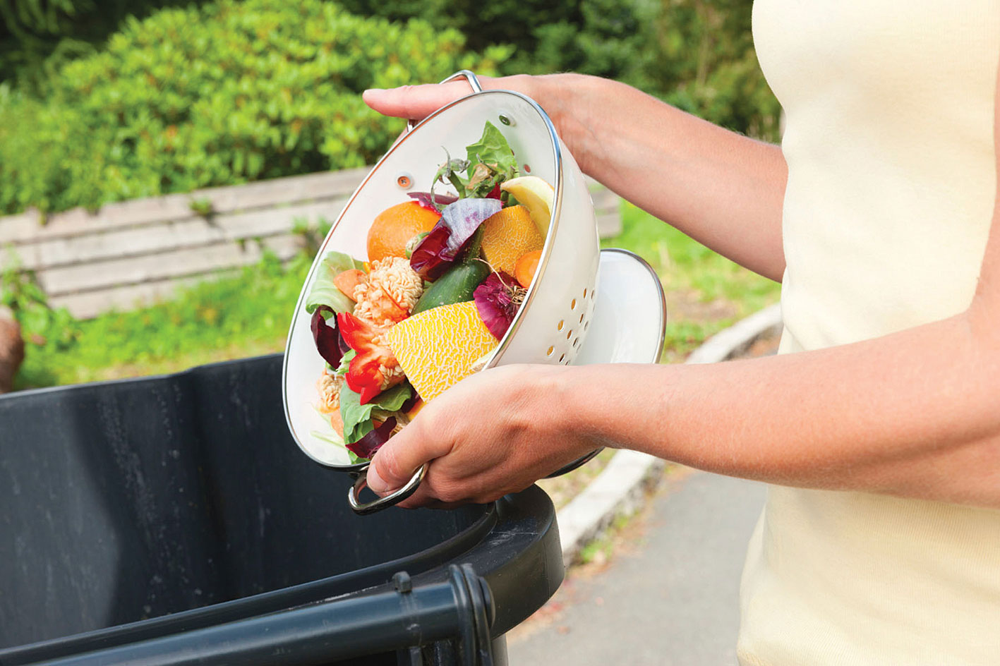A fost votată legea pentru stoparea risipei alimentare. Cum sunt afectați antreprenorii și populația
