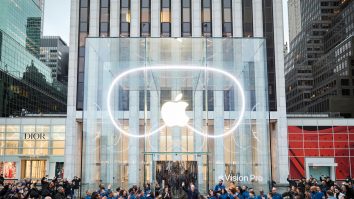 Cum va fi să mergi pe stradă cu Vision Pro? New York duce la next level VR-ul