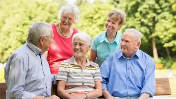 STUDIU. Persoanele cu un nivel ridicat de colesterol și fier în sânge au șanse mai mari să ajungă la 100 de ani. Ce au descoperit cercetătorii suedezi