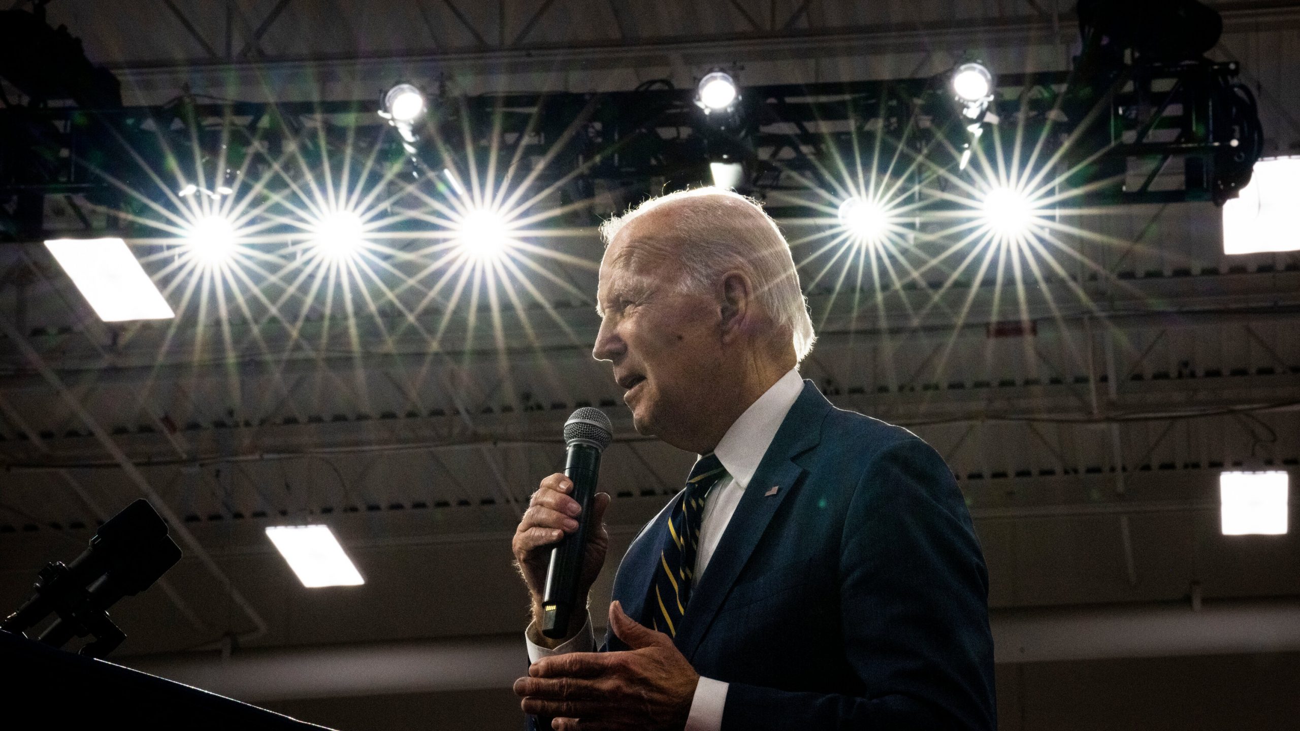 SUA interzic tehnologia de clonare a vocii cu A.I. De ce au luat această decizie și care sunt repercursiunile?