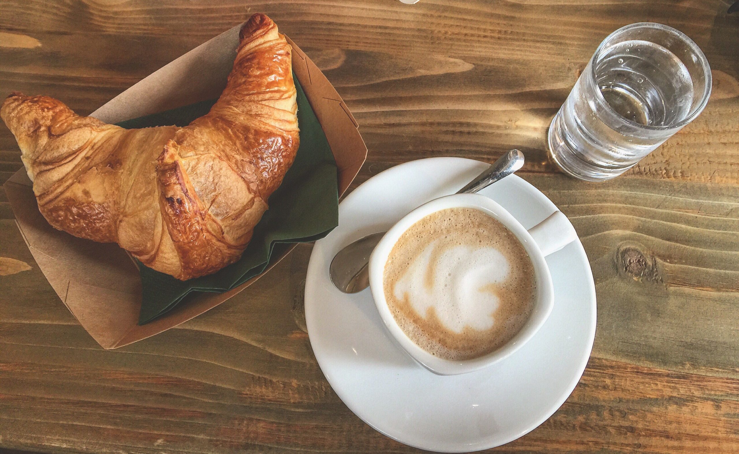 Unde te relaxezi weekendul acesta? COFFeEAST revine la București și aduce vibe-ul cafelei de specialitate într-unul dintre cele mai cool spații din oraș