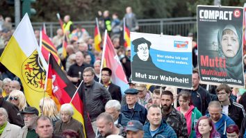 AFD devine a doua forță politică în Germania. Oamenii manifestează în fiecare sâmbătă față de extrema dreaptă
