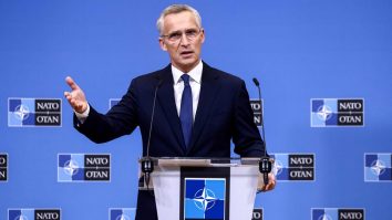 Secretarul general al NATO, Jens Stoltenberg, reacționează la comentariile lui Trump privind un atac al Rusiei asupra statelor membre: „Orice atac va primi un răspuns puternic”