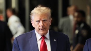 Trump face apel la caz de fraudă pe măsură ce  acumulează dobânzi de 112.000 de dolari pe zi. Procurorul general a spus că dacă nu plătește, va căuta să-i sechestreze o parte din bunurile sale