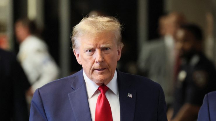 Trump face apel la caz de fraudă pe măsură ce  acumulează dobânzi de 112.000 de dolari pe zi. Procurorul general a spus că dacă nu plătește, va căuta să-i sechestreze o parte din bunurile sale