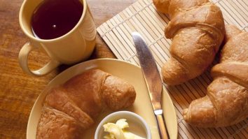 Ce mănânci la micul dejun? Antrenor: „Vestitul croissant cu gem ne dă peste cap tot organismul”