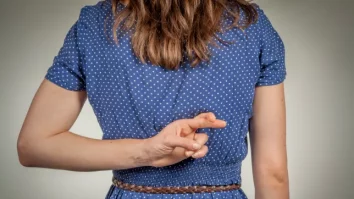 Cum detectăm mincinoșii? 82% dintre experți spun că aversiunea privirii nu este un indiciu de diagnostic