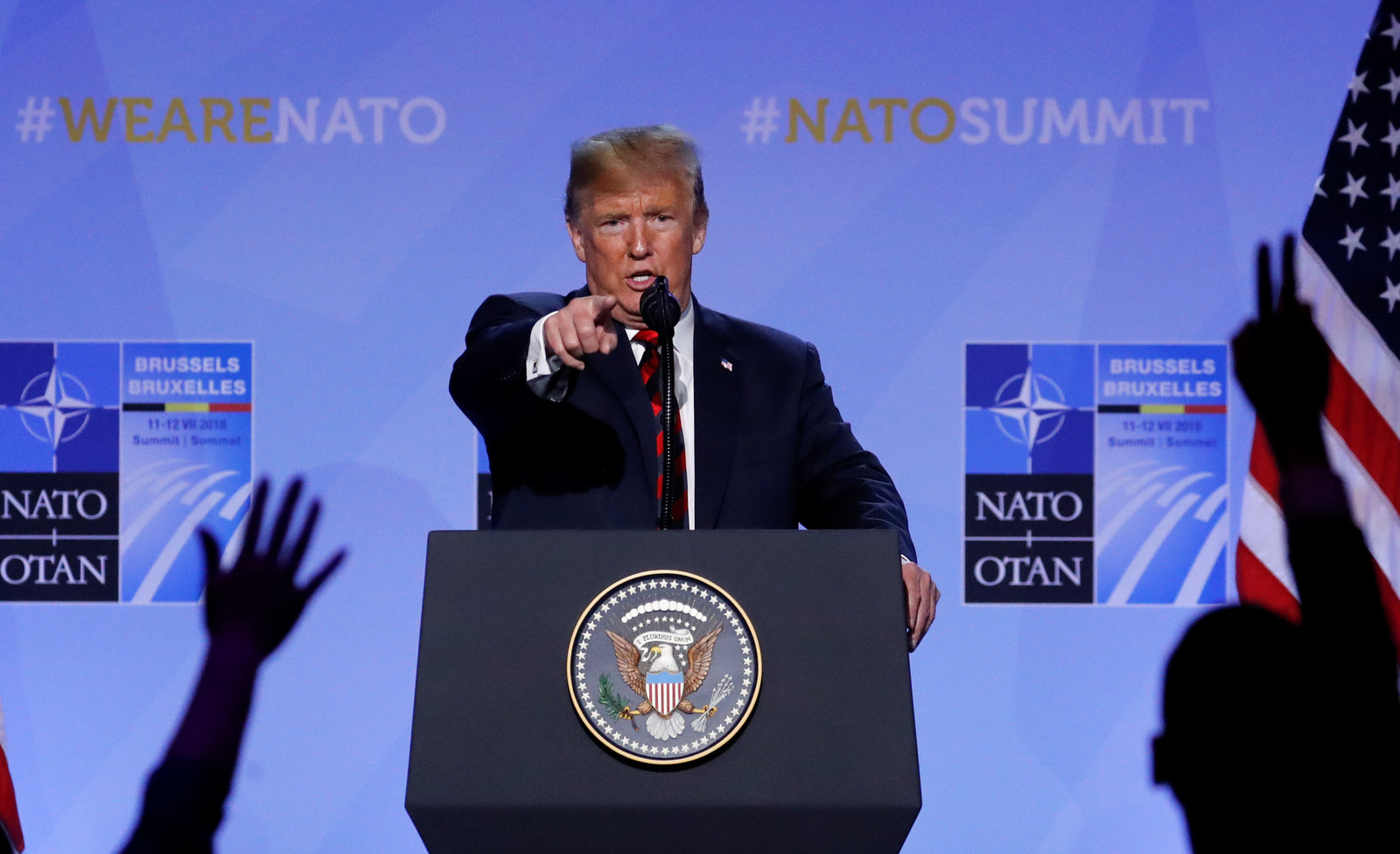 Trump își exprimă nemulțumirea față de NATO. Politico: „A făcut un imens favor Europei”